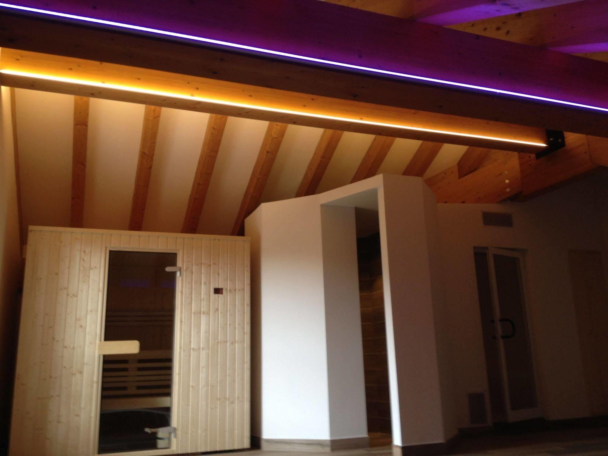Hotel Du Lac Parc & Residence ラヴァローネ エクステリア 写真