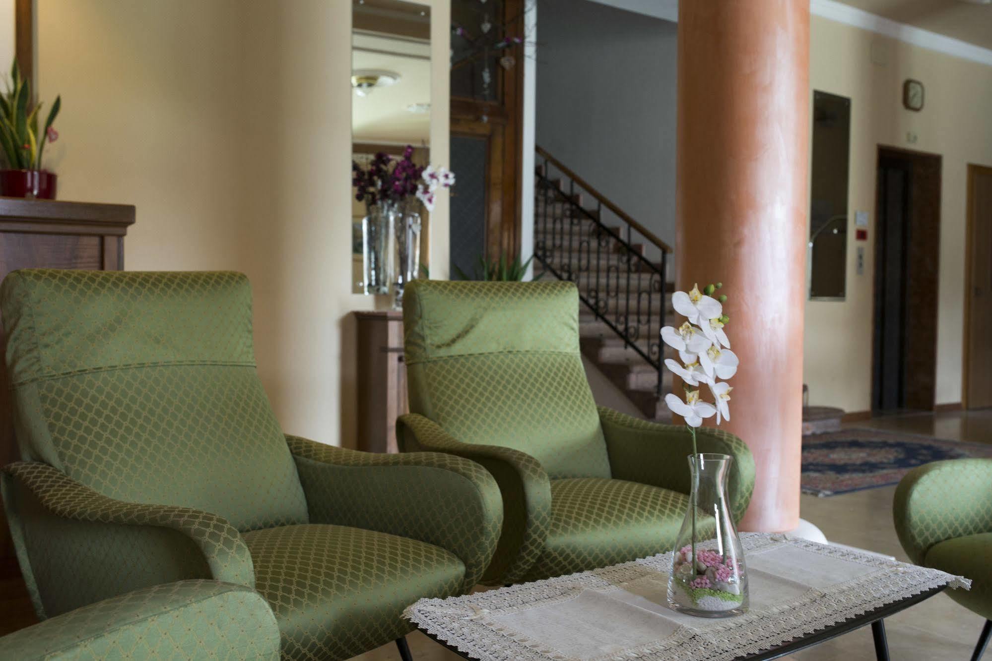 Hotel Du Lac Parc & Residence ラヴァローネ エクステリア 写真